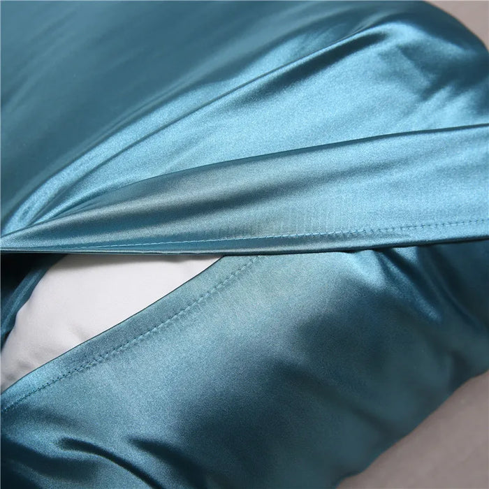 Silk Satin Pillowcase with Hidden Zipper – Smooth & Skin-Friendly